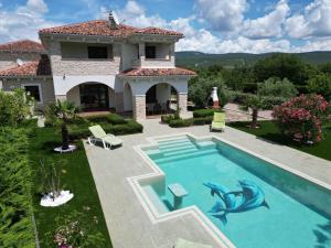 Villa Anna - 4 bedrooms, 4 bathrooms, heated pool, jacuzzi
