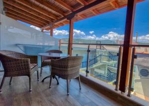 Deluxe Triple Room room in Hotel Viky