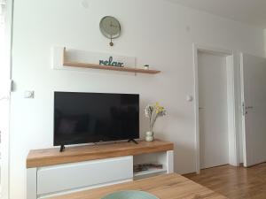 Apartment Eight - Pirot