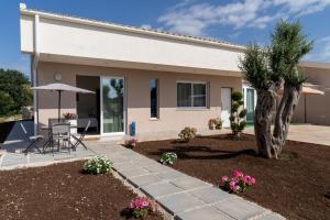 Deluxe Double Room (2 Adults + 1 Child)