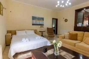 Katerina & Elias Family House