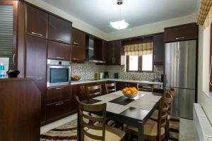 Katerina & Elias Family House