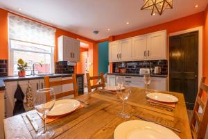 Luxury Central Home - Parking & EV point, Superking bed