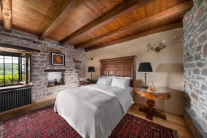 Premium Suite - Amalthea room in Archontiko Sakali