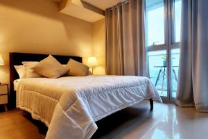 Casa Antonio At Uptown Parksuites Two