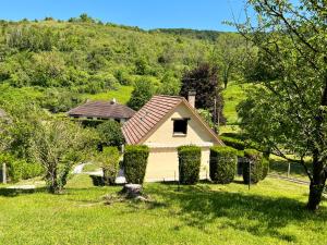 Maisons de vacances Maison chaleureuse dans un ecrin de verdure : photos des chambres