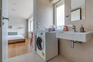 Neu zentral und ruhig an der U2 Stadion