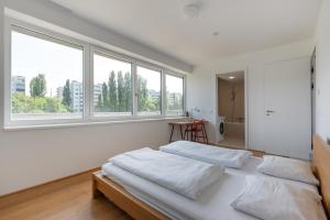 Neu zentral und ruhig an der U2 Stadion