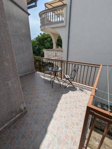 Seeview 1 bedroom apartment 50 m from beach