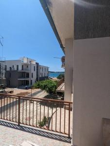 Seeview 1 bedroom apartment 50 m from beach