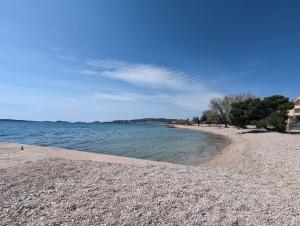 Seeview 1 bedroom apartment 50 m from beach