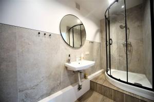 Two bedroom Old town with private terrace