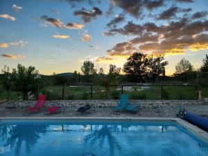 Maisons de vacances Le P'tit Gite Gardechois, piscine Ardeche - 12pers : photos des chambres