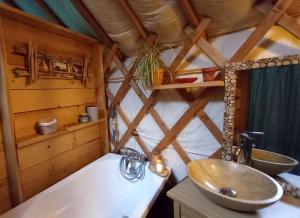 Maisons de vacances Yourte Immersion Nature : photos des chambres