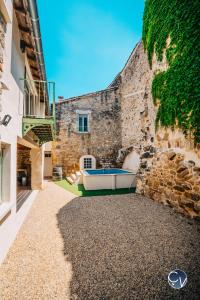 Maisons de vacances Superbe maison de village-Piscine-Ideal famille : Maison 4 Chambres