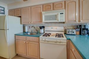 Charming Brigantine Condo Rental Steps to Beach!
