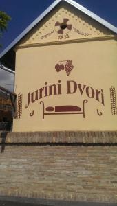 Guest house Jurini Dvori