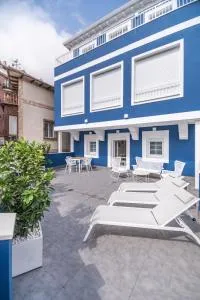 VILLA MARTA - Apartamentos céntricos junto al mar - Campijo