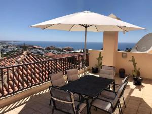 33 Pleasures Del Duque Apartment