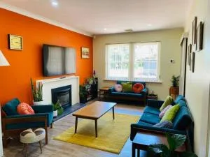 TJ’s Retro Retreat between Glenelg and CBD - Plympton