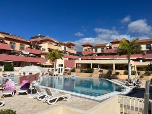 33 Pleasures Del Duque Apartment