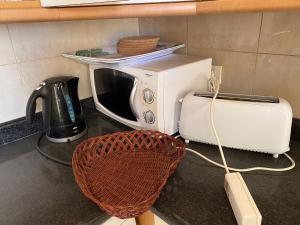 33 Pleasures Del Duque Apartment