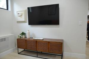 Premier Ski & City Escape: Upscale 2BR Condo in Downtown Park City