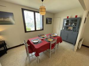 Maisons de vacances Gite Montrieux-en-Sologne, 3 pieces, 4 personnes - FR-1-491-317 : photos des chambres