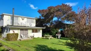 Kea View - Pohara Beach Holiday Home - Motupipi