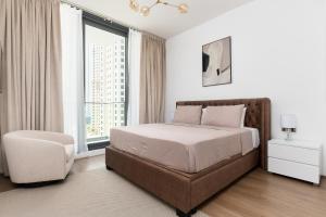 New apt in Dubai Marina with balcony and sea view