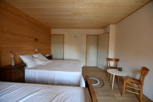 B&B / Chambres d'hotes L'oiseau Blanc : Chambre Triple Classique - Non remboursable