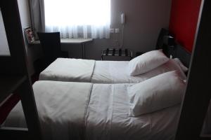 Hotels The Originals City, Hotel Eden, Rouen Nord (Inter-Hotel) : photos des chambres