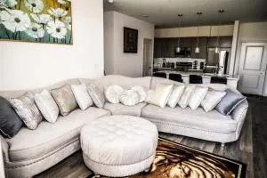 Regal Apt with King & Queen Bed for Long-Term Stay - 莱巴嫩