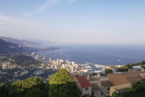 Maisons de vacances Villa with unique & breathtaking view over Sea, Monte-Carlo, Italy & Alps : photos des chambres