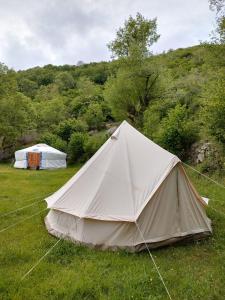 Campings Tente style Tepee Confort : photos des chambres