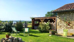 B&B / Chambres d'hotes DOMAINE TOUTET : photos des chambres