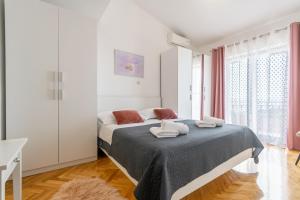 Apartment Iva with sea view