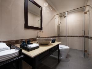 Suite Gia Đình Có Ban Công (Family Suite with Balcony)