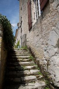 Maisons de vacances Chateau Barayre - beautiful 12th century castle with pool and large garden : photos des chambres