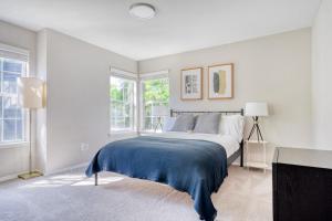 Sunnyvale 1BR w Gym Pool BBQ nr Apple SFO-896