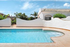 Chalet Fuente2 piscina común famila