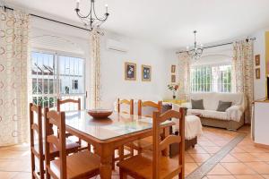 Chalet Fuente2 piscina común famila