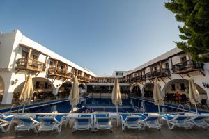 Costa Bitezhan Beach Hotel