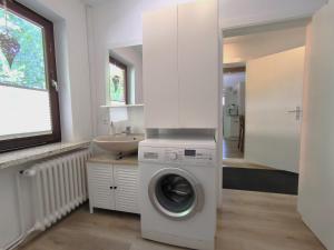 Ferienwohnung zwischen den Meeren - schöne und gemütliche FeWo mit Garten