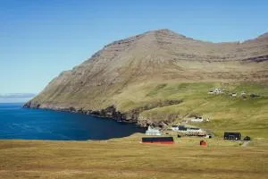 Sea and Mountain View - Scenic Village - 2BR House - Norðdepil