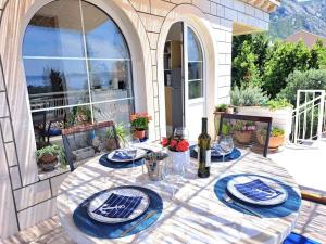 Apartment Blue Pearl