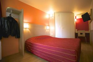 Hotels Premiere Classe Orange : photos des chambres