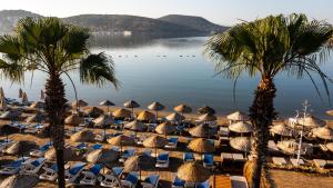 Costa Bitezhan Beach Hotel