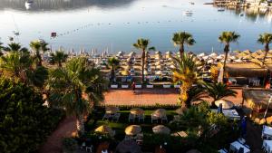 Costa Bitezhan Beach Hotel