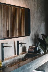 Chic Designer Villas - Steps from Lima Beach